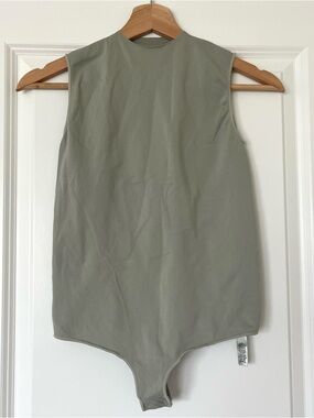 SKIMS Crew Neck Sleeveless Bodysuit